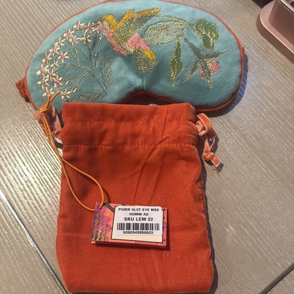 Luxury Velvet Hummingbird Sleep Mask - Picture 4 of 4